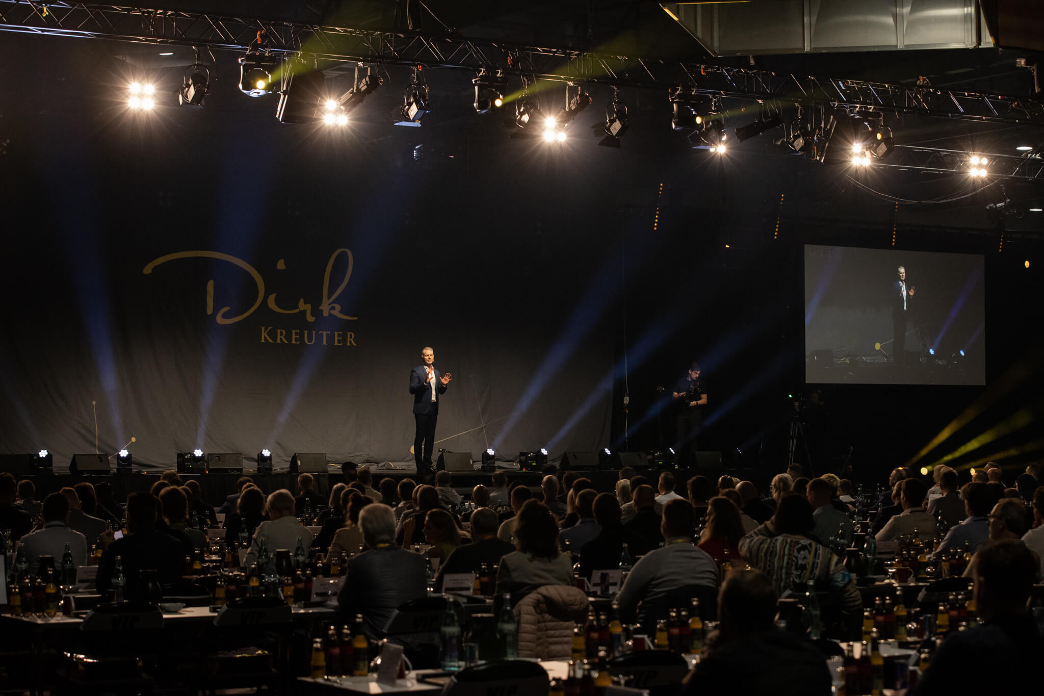 Akquise: Deutschland’s Speaker of the year und Top-Trainer Dirk Kreuter sagt: „Wow, das beeindruckt mich!”